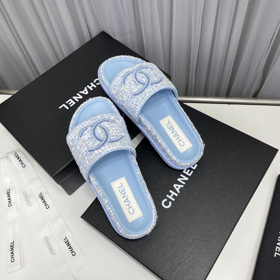 CHANEL SLIDES