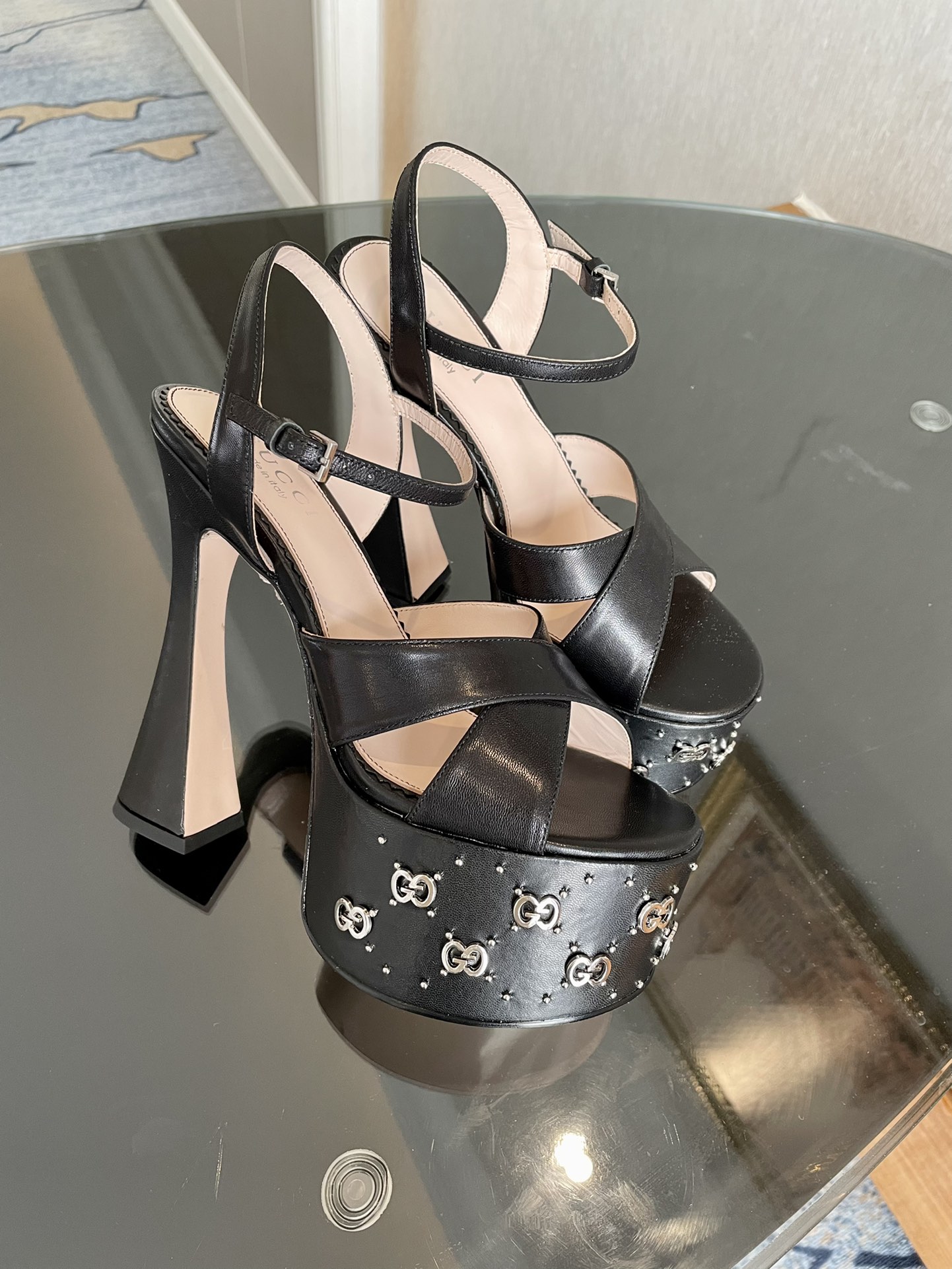 GUCCI SANDALS