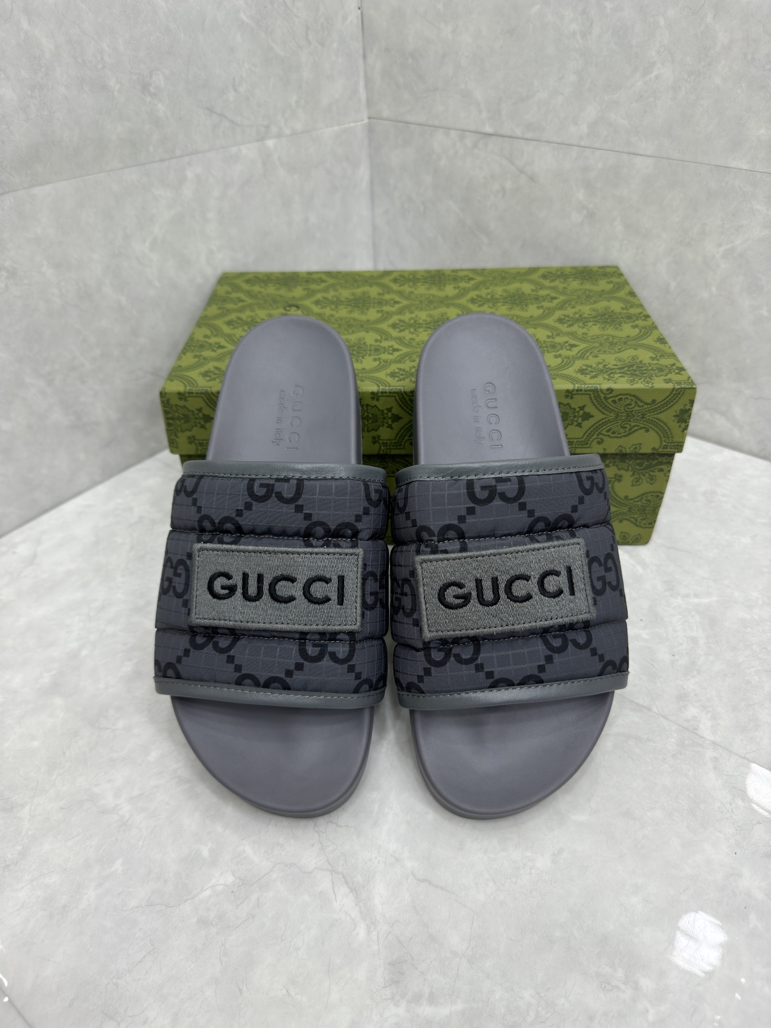 GUCCI SLIDES