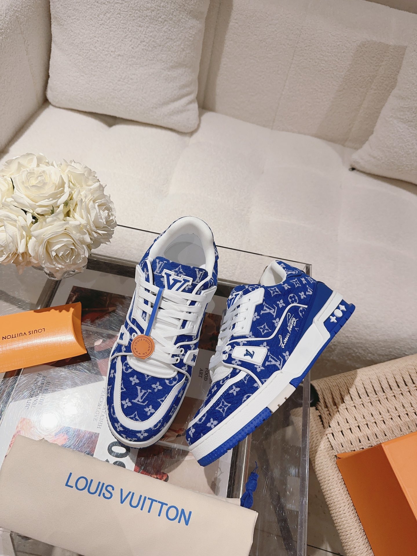 LOUIS VUITTON SNEAKERS
