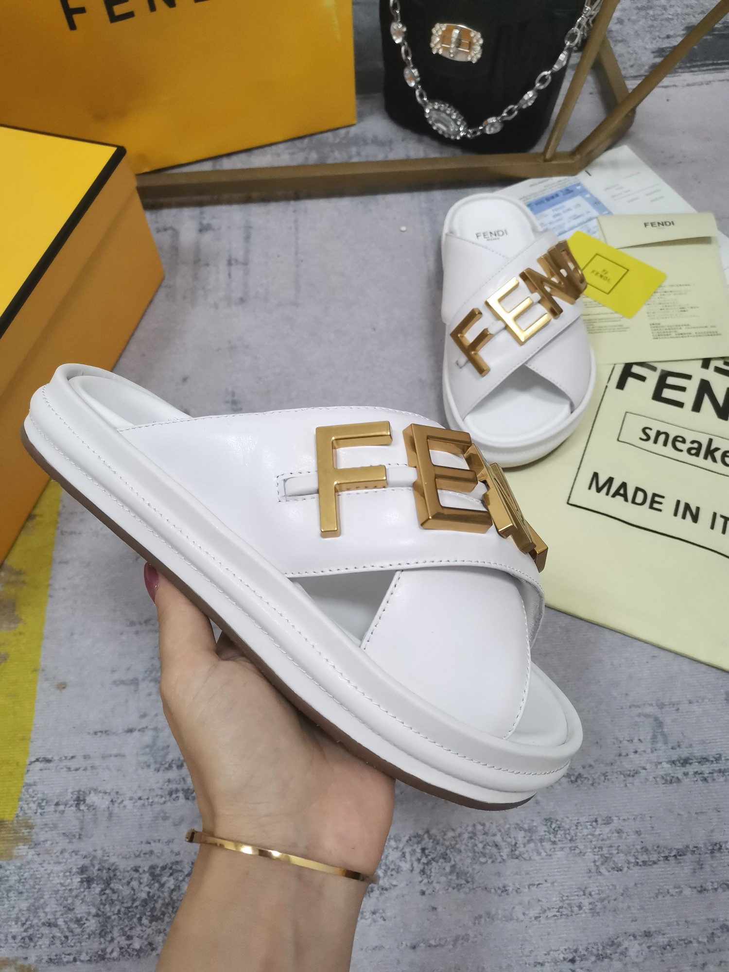 FENDI SLIDES