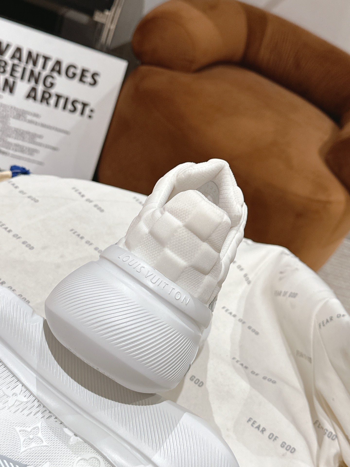 LOUIS VUITTON SNEAKERS