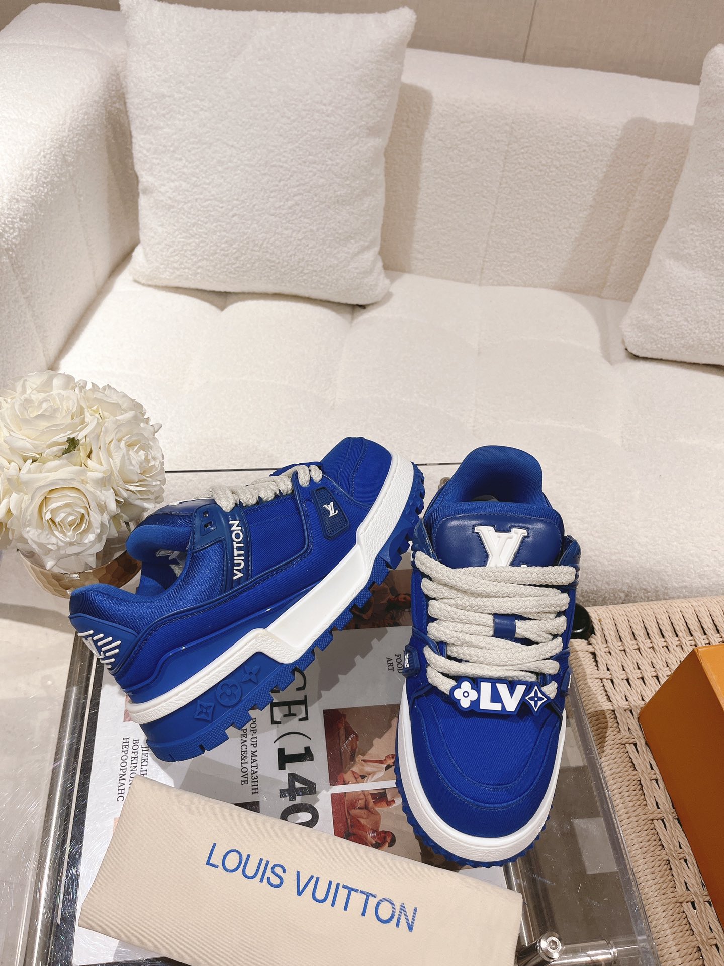 LOUIS VUITTON SNEAKERS