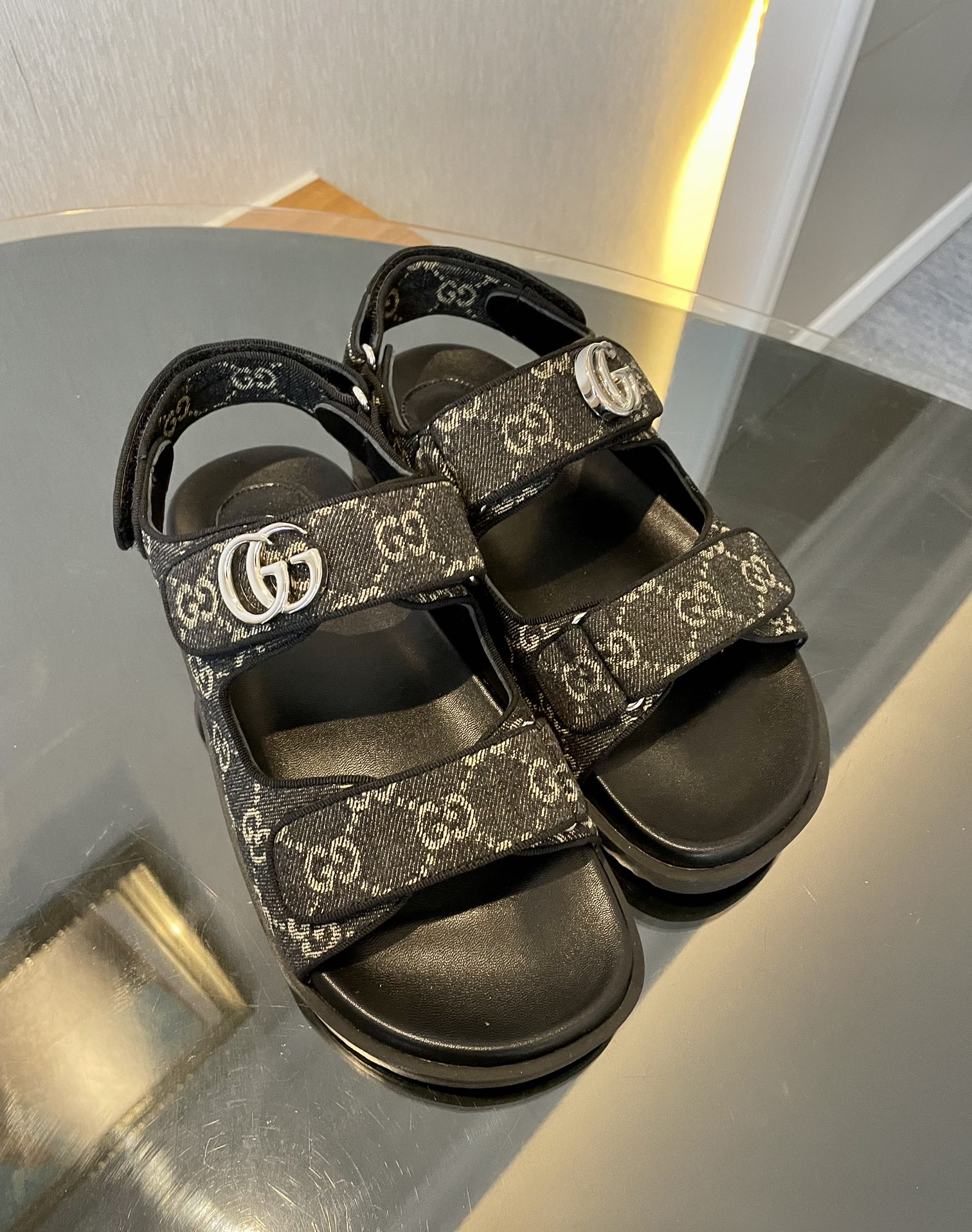 GUCCI SANDALS