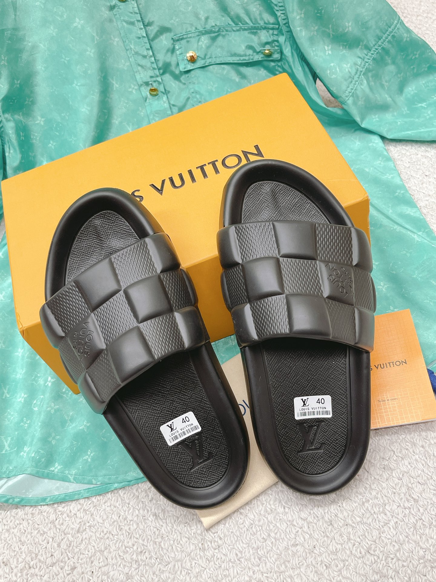 LOUIS VUITTON SLIDES