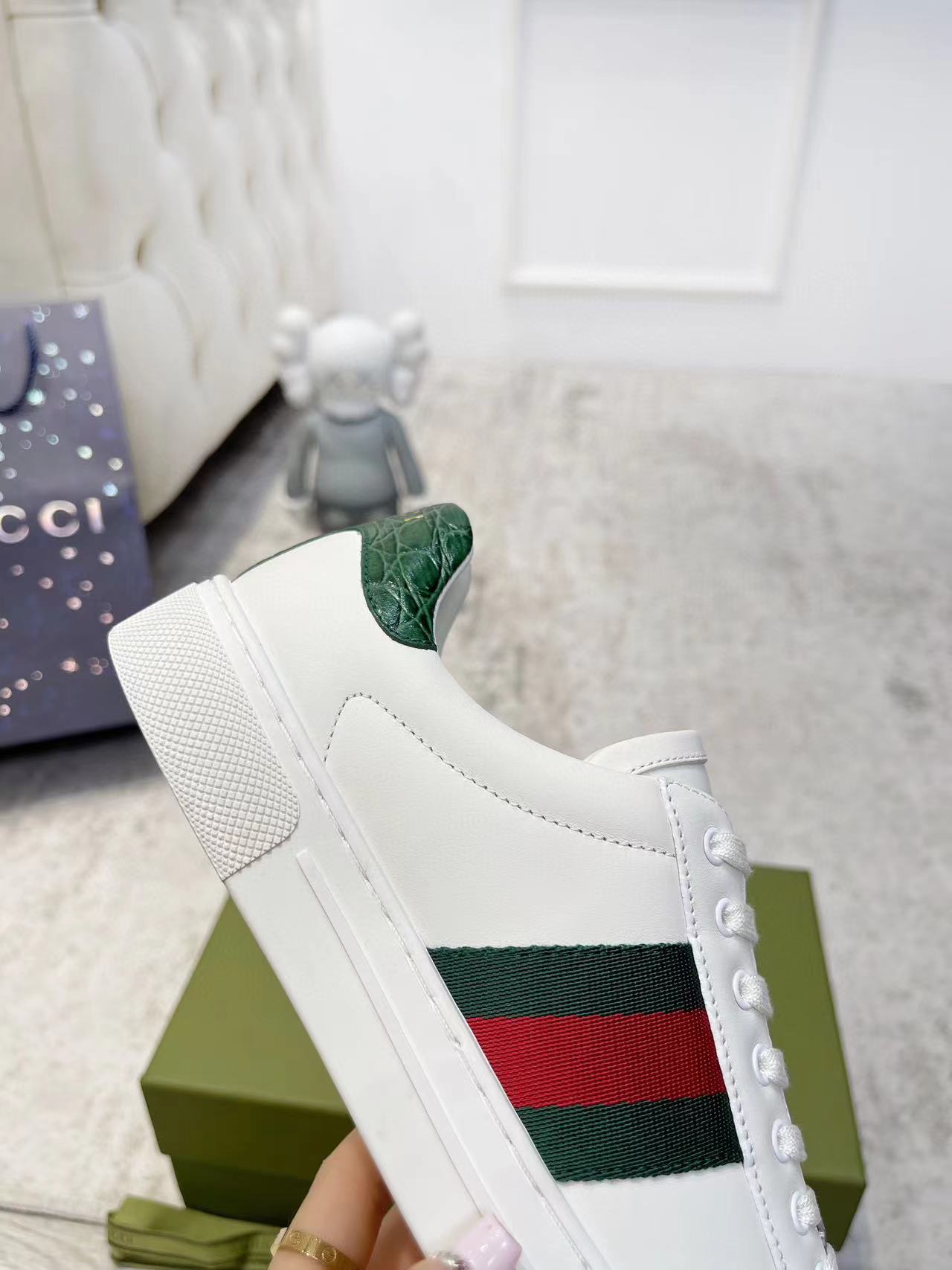 WOMEN'S GUCCI ACE SNEAKER WITH WEB