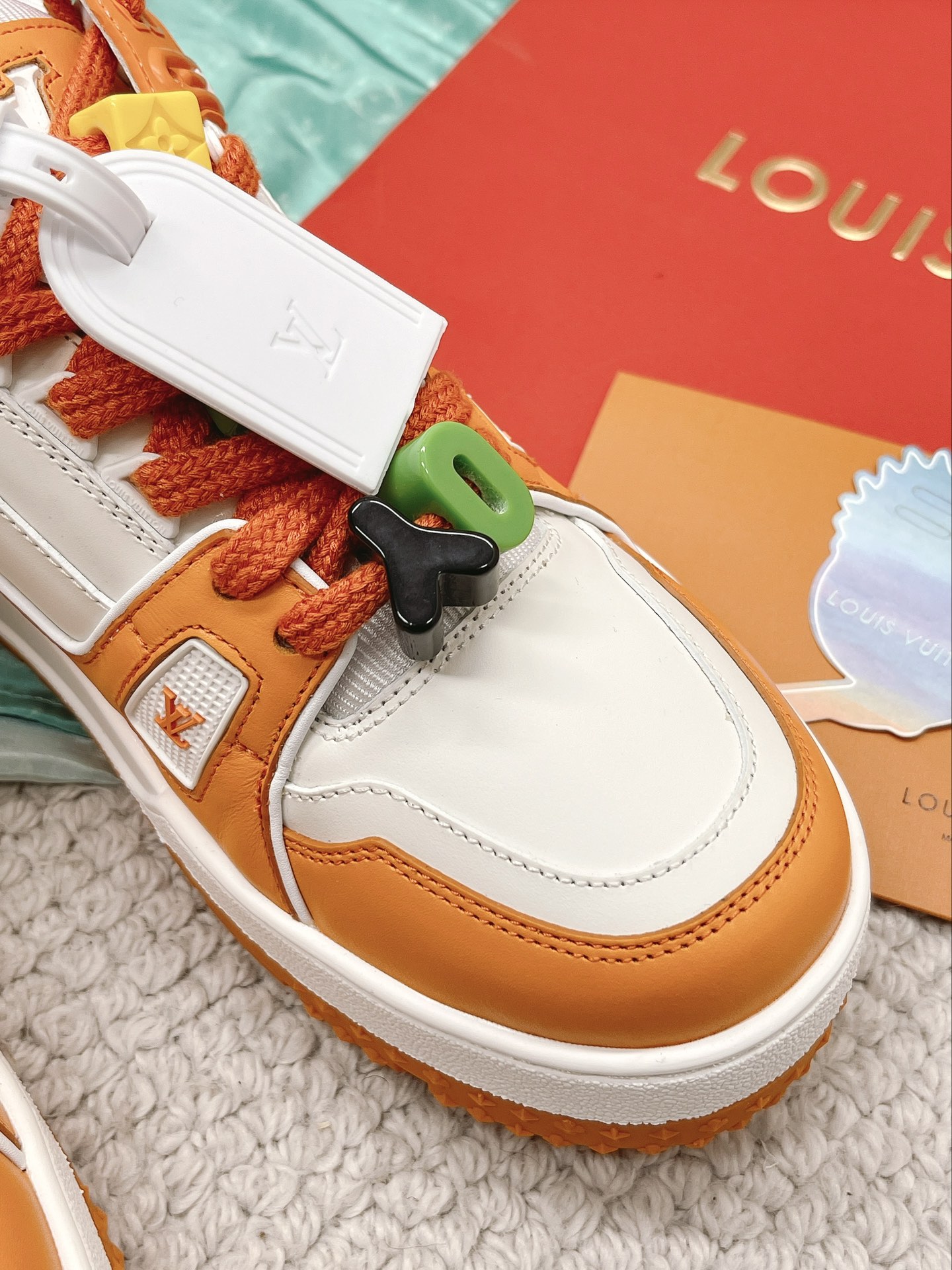 LOUIS VUITTON SNEAKERS