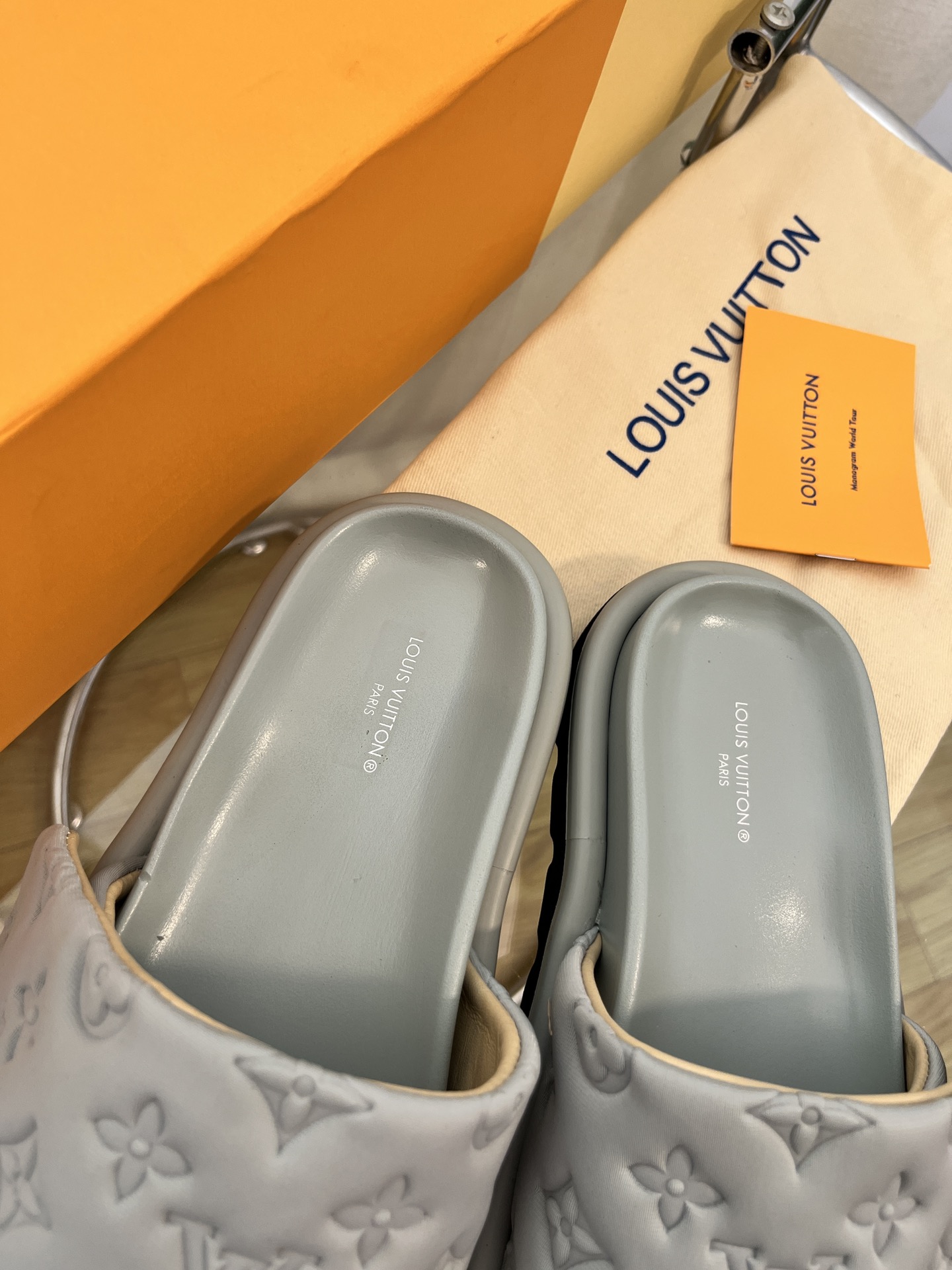 LOUIS VUITTON SLIDES