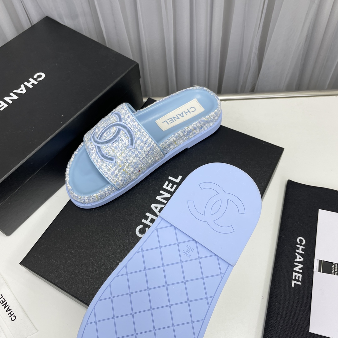 CHANEL SLIDES