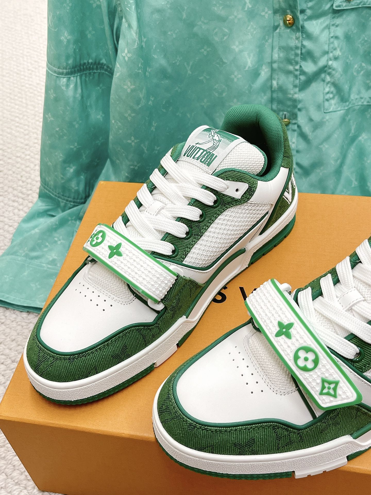 LOUIS VUITTON SNEAKERS