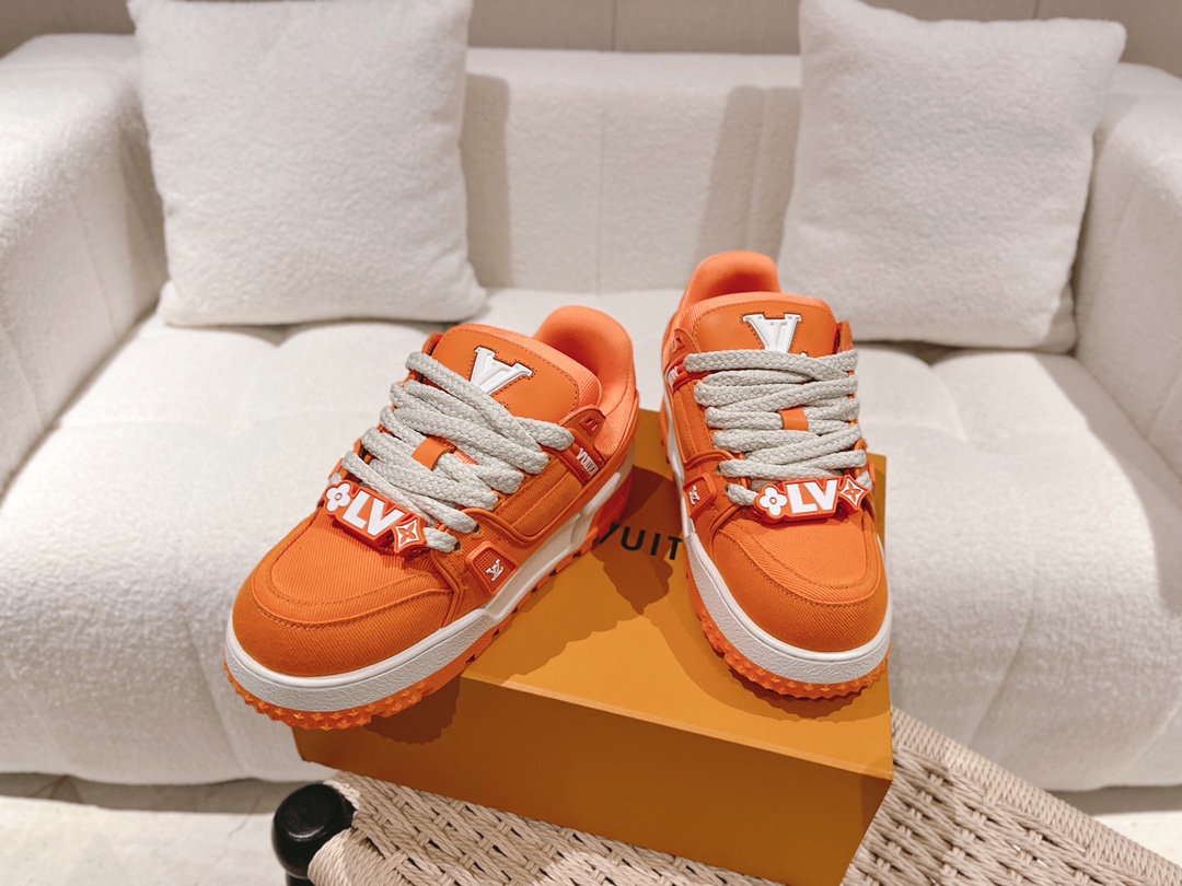 LOUIS VUITTON SNEAKERS