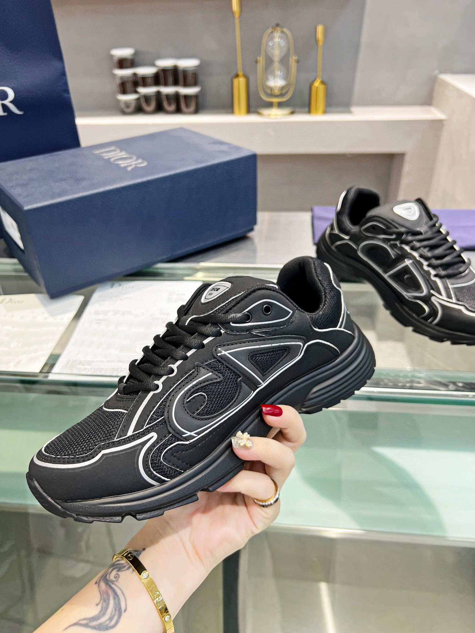 DIOR B30 SNEAKERS