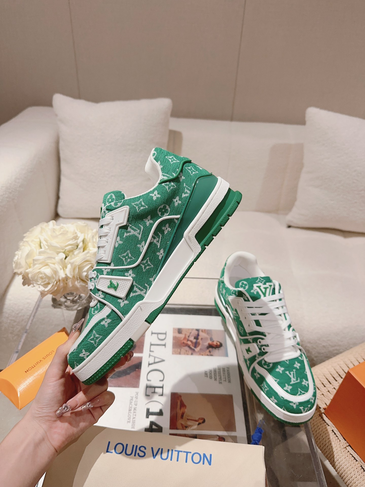 LOUIS VUITTON SNEAKERS