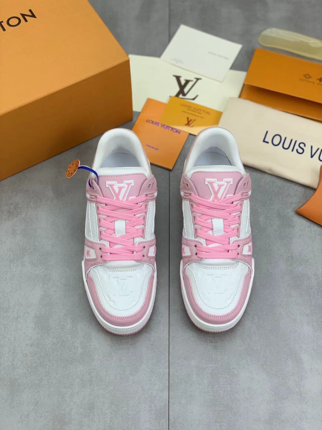 LOUIS VUITTON SNEAKERS