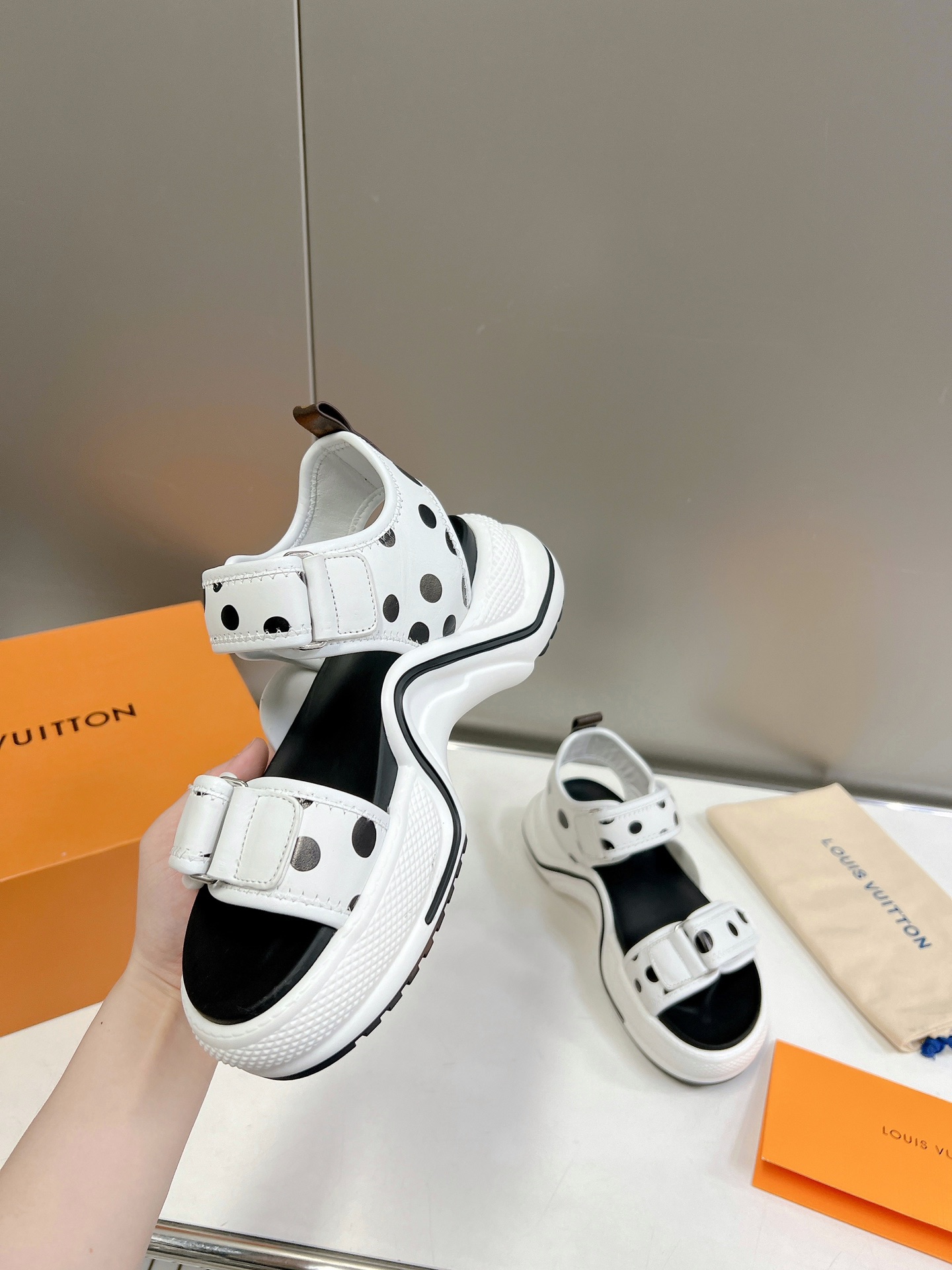 LOUIS VUITTON SANDALS