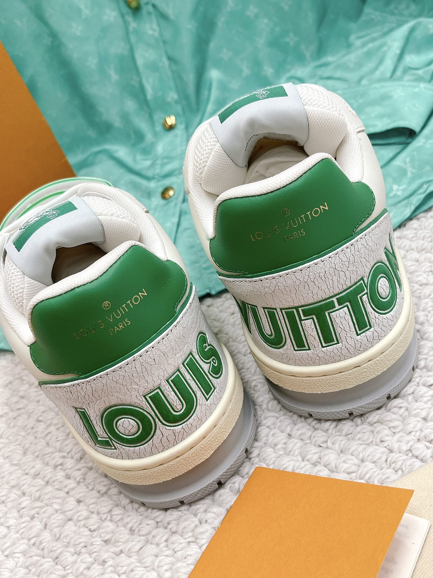 LOUIS VUITTON SNEAKERS