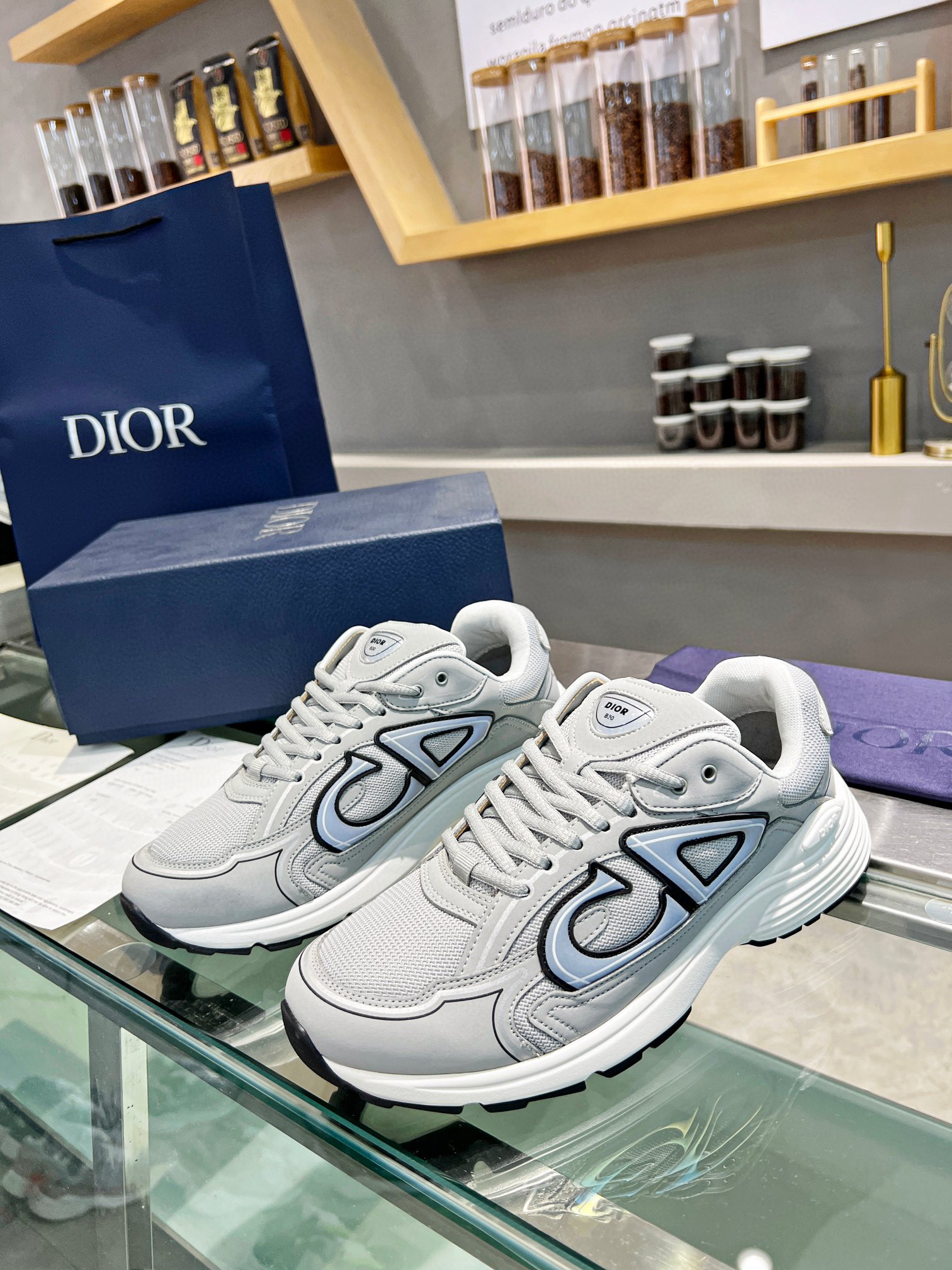 DIOR B30 SNEAKERS