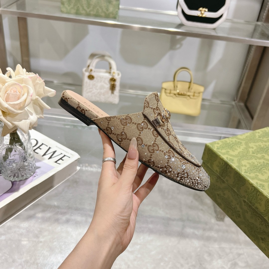 GUCCI Slippers （With Crystal）