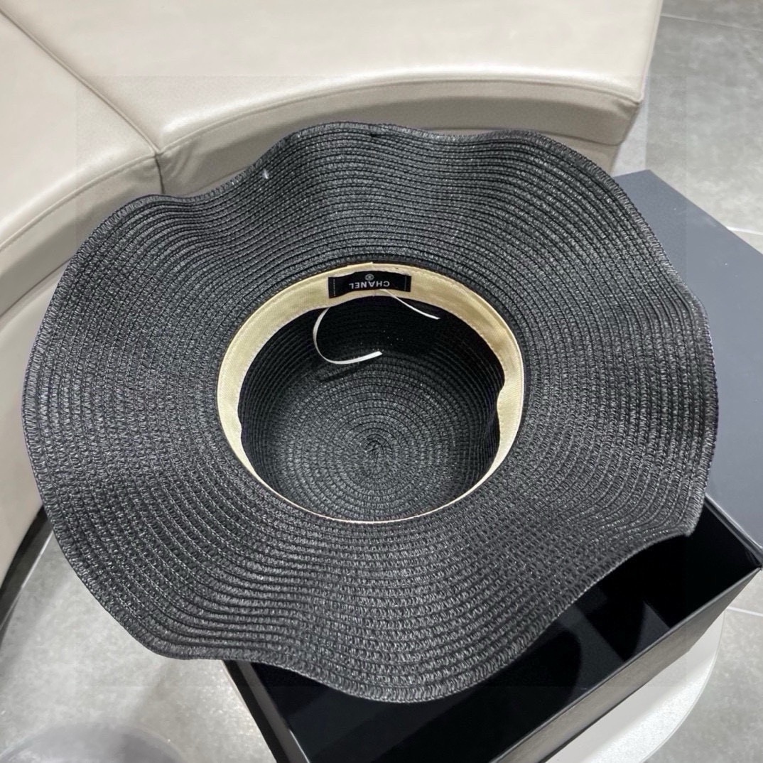 CHANEL Straw sun cap