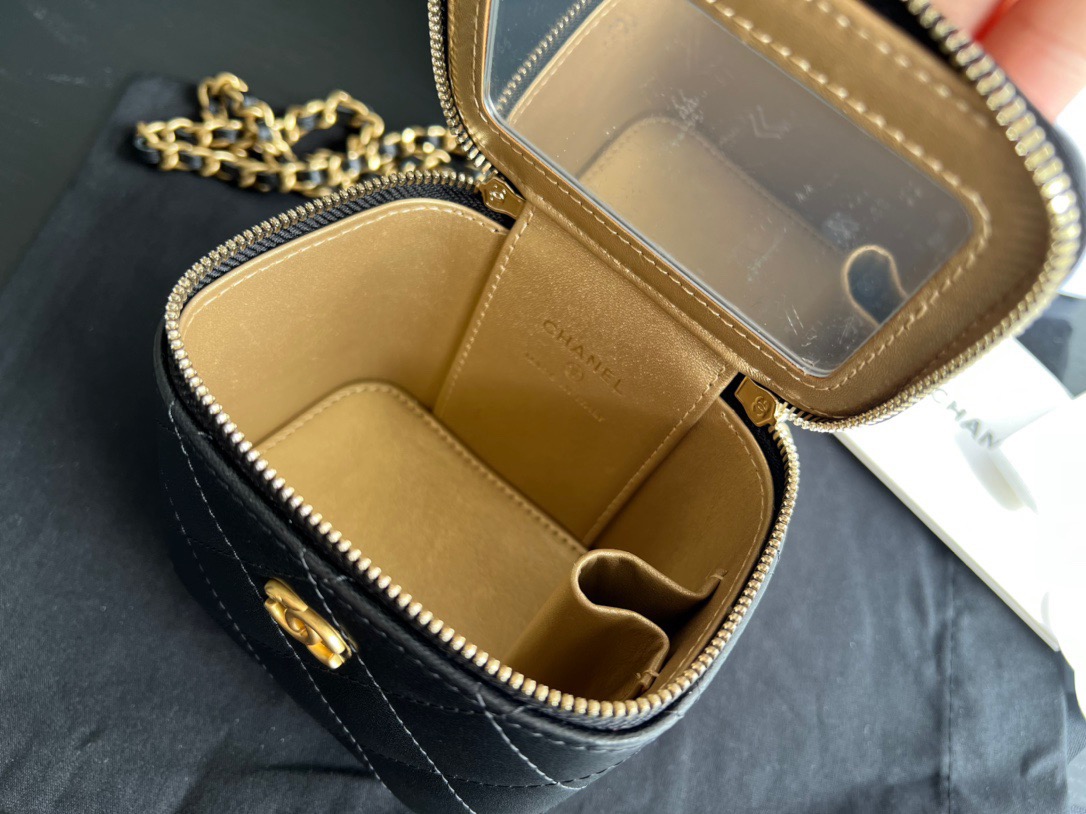 CHANEL Bag （with mirror）best quality
