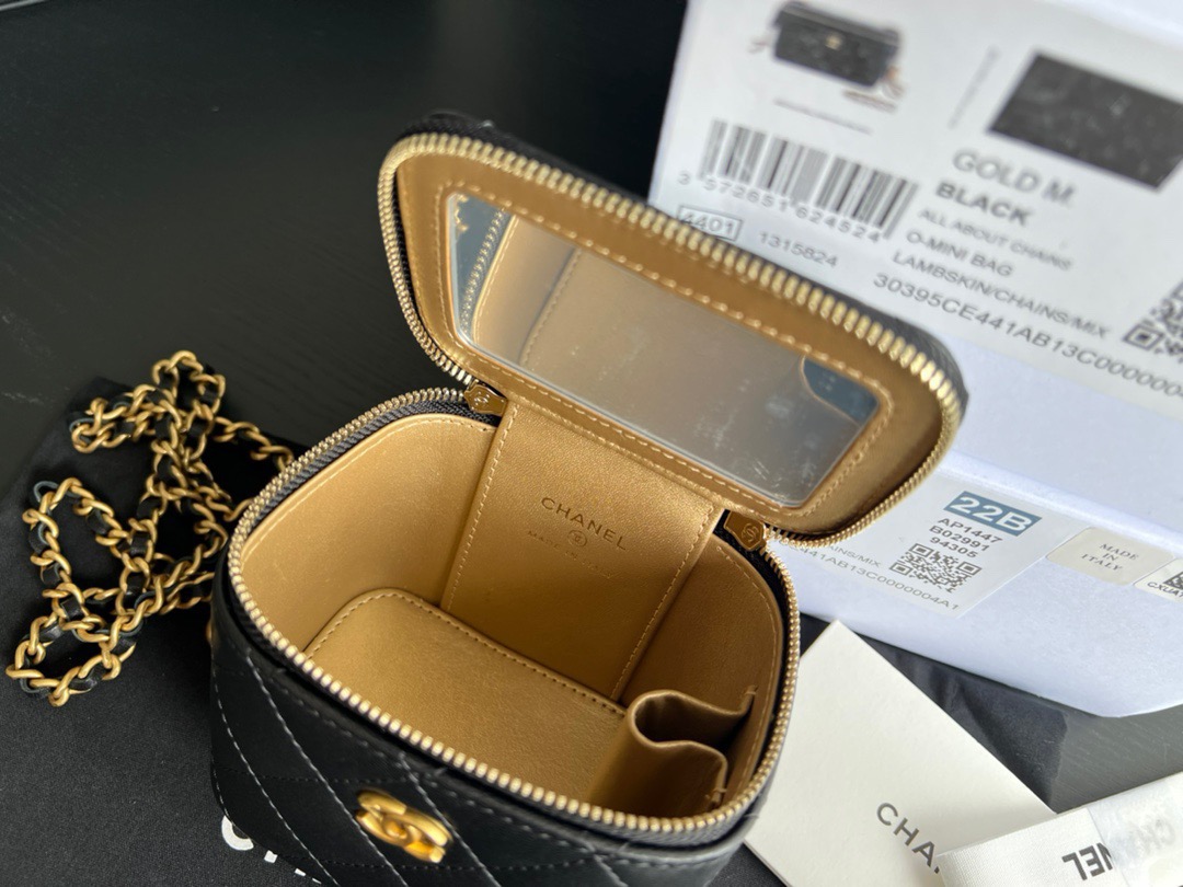 CHANEL Bag （with mirror）best quality