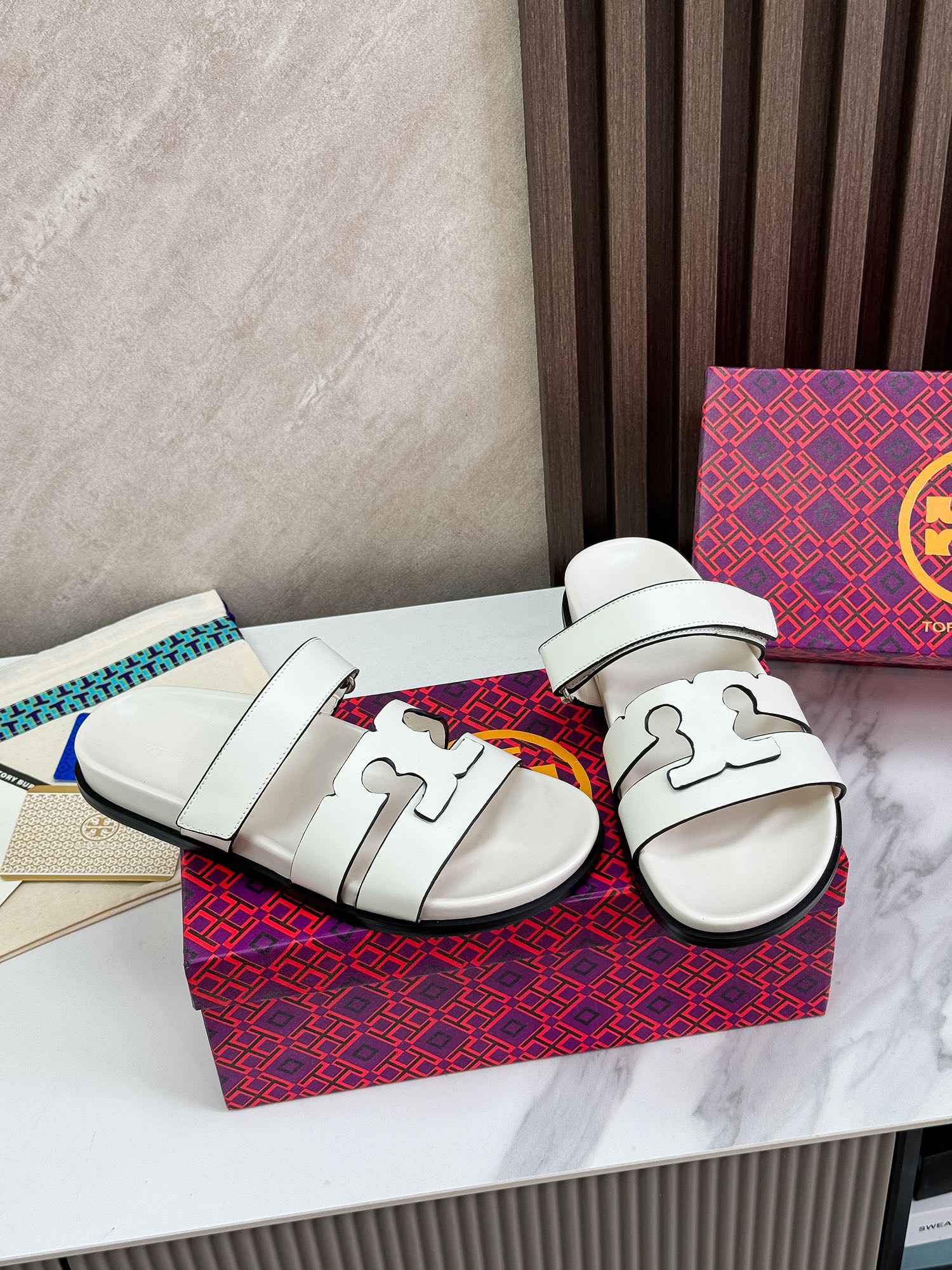 TORY BURCH Sandals