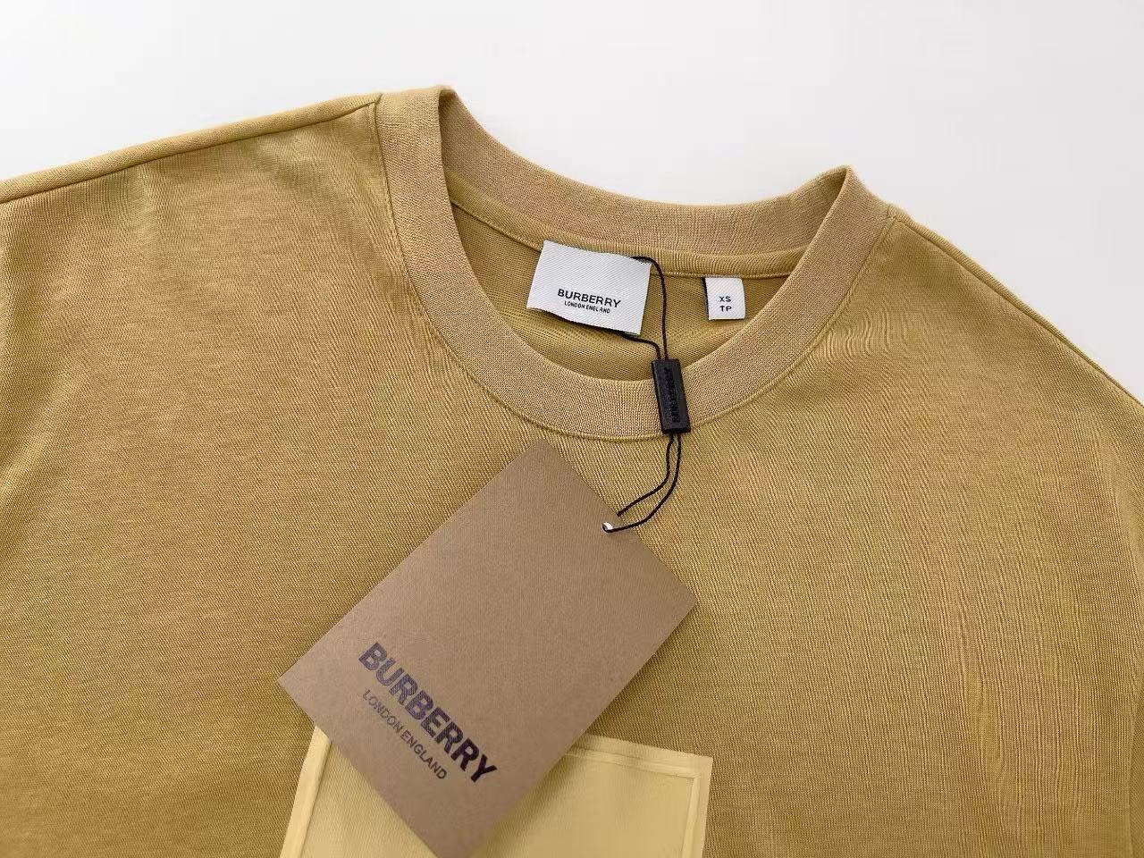 BURBERRY T shirt