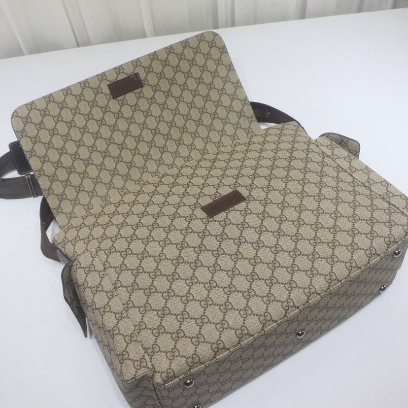 GUCCI Supreme Medium Diaper Bag