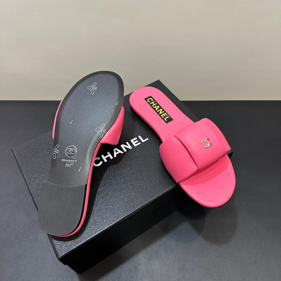 CHANEL Slippers