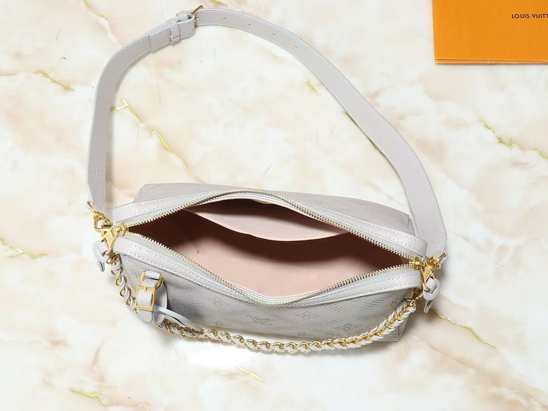 LV Hand It All Handbag (29*18*13cm)