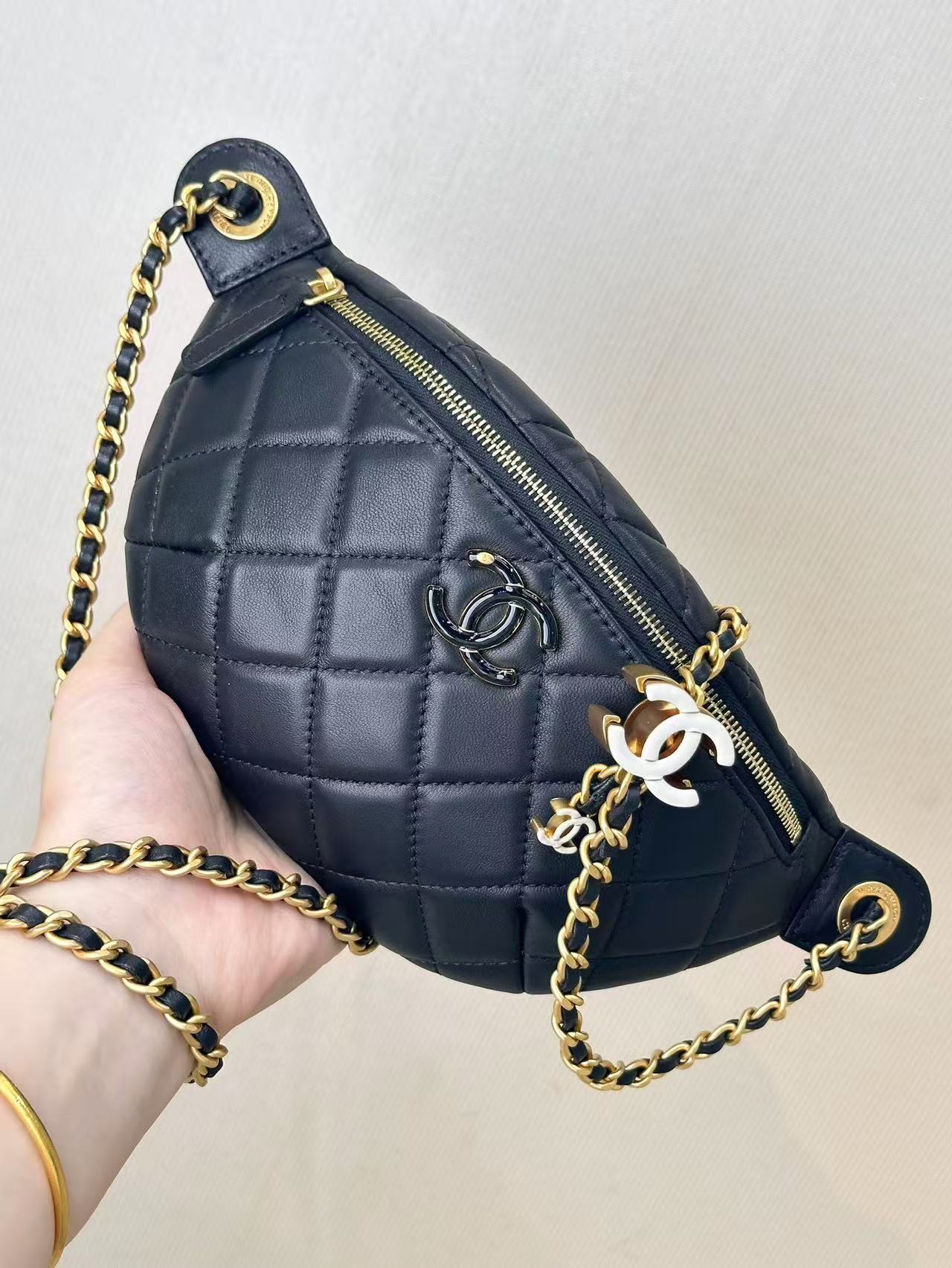 CHANEL Waist Bag