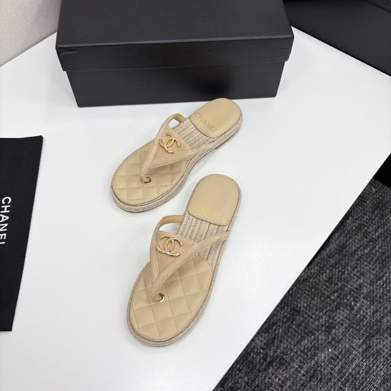 CHANEL flip-flop sandals