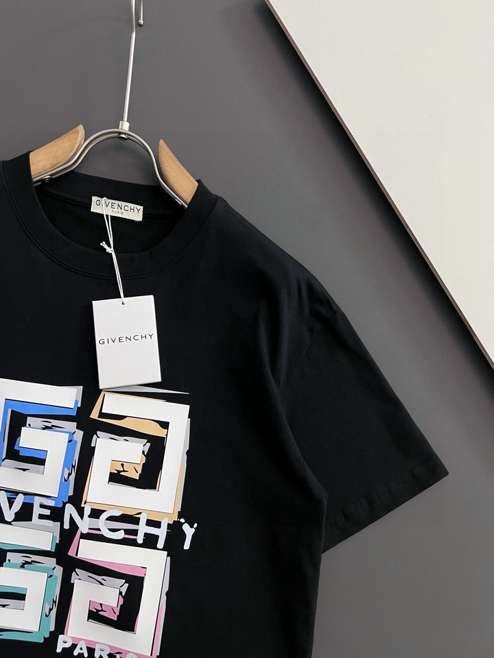 GIVENCHY T shirt