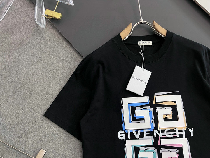 GIVENCHY T shirt
