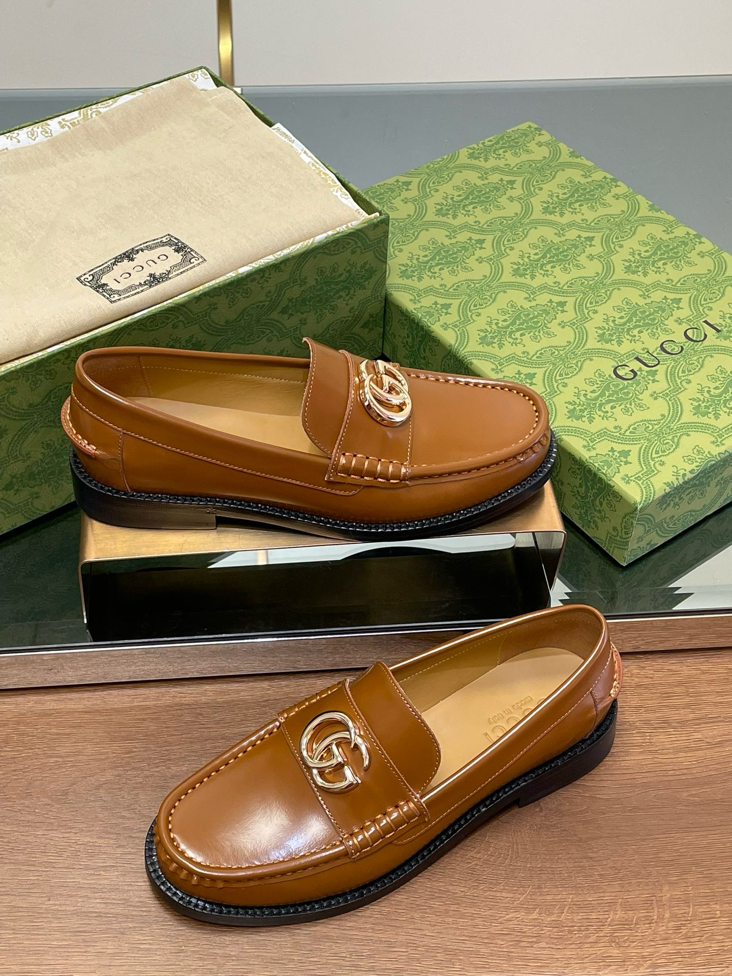 GUCCI Loafer