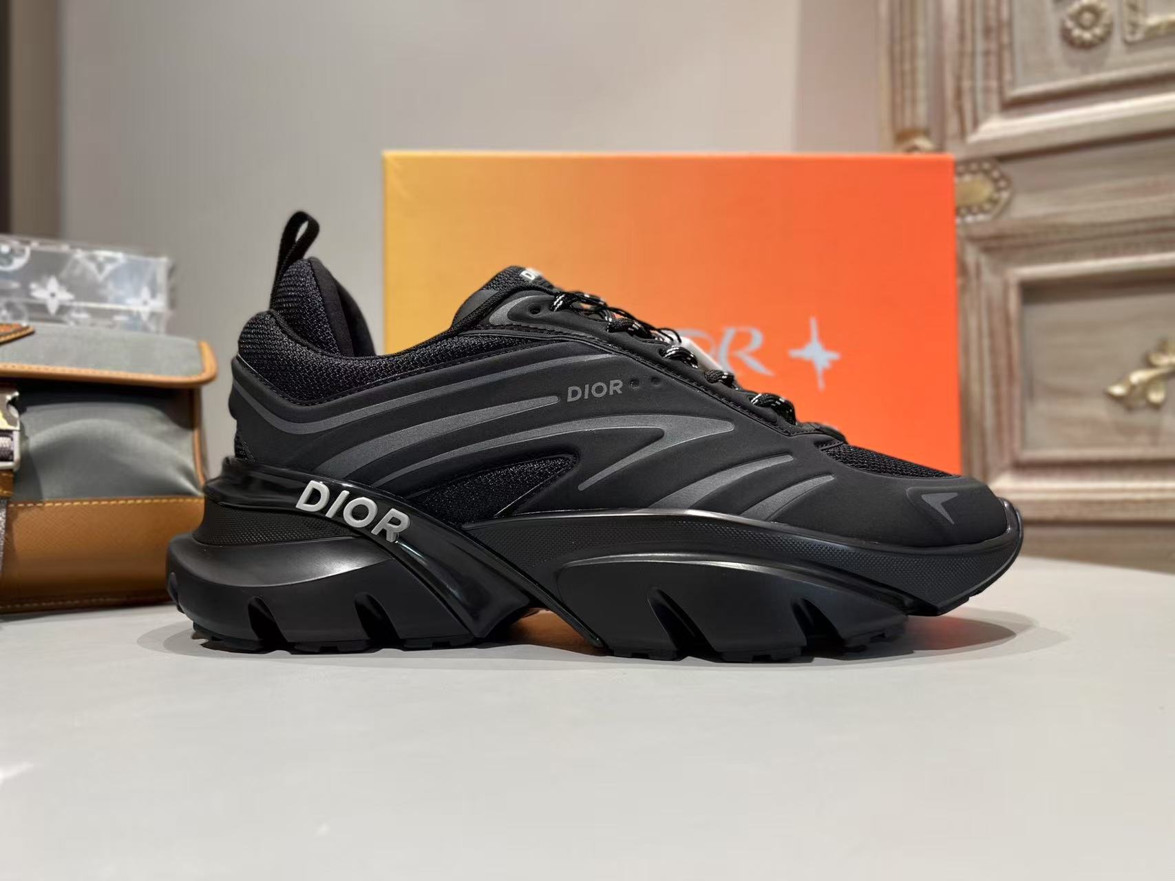 DIOR B44 Sneakers