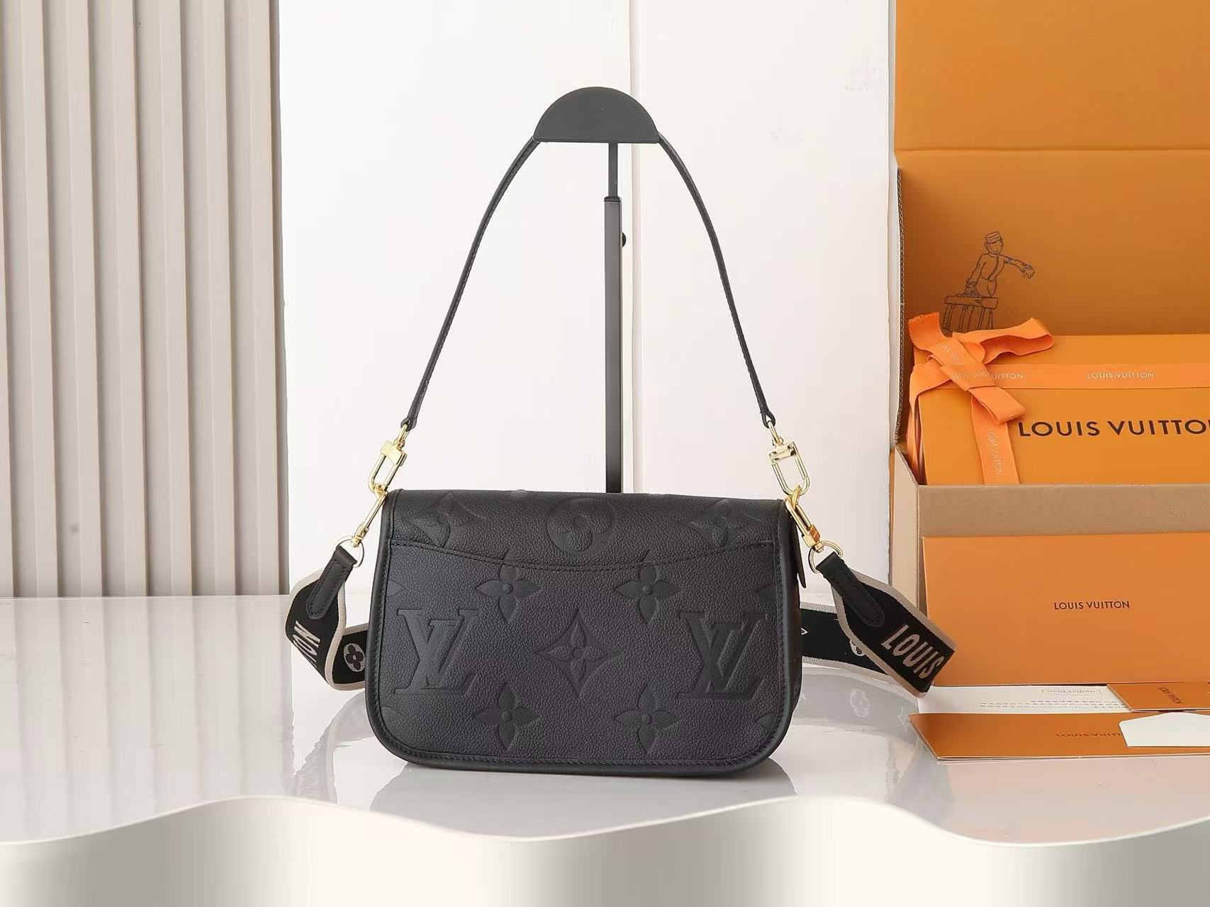 LV  Diane Handbag (best quality)