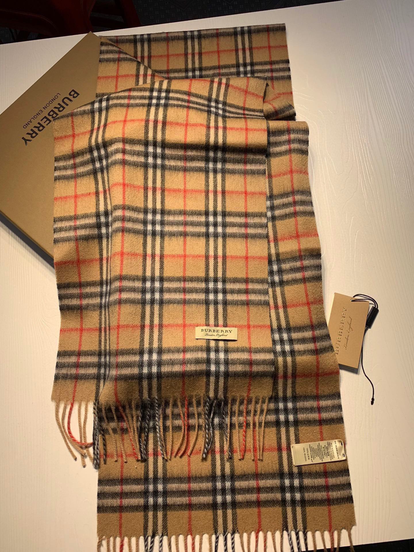 LV scarf
