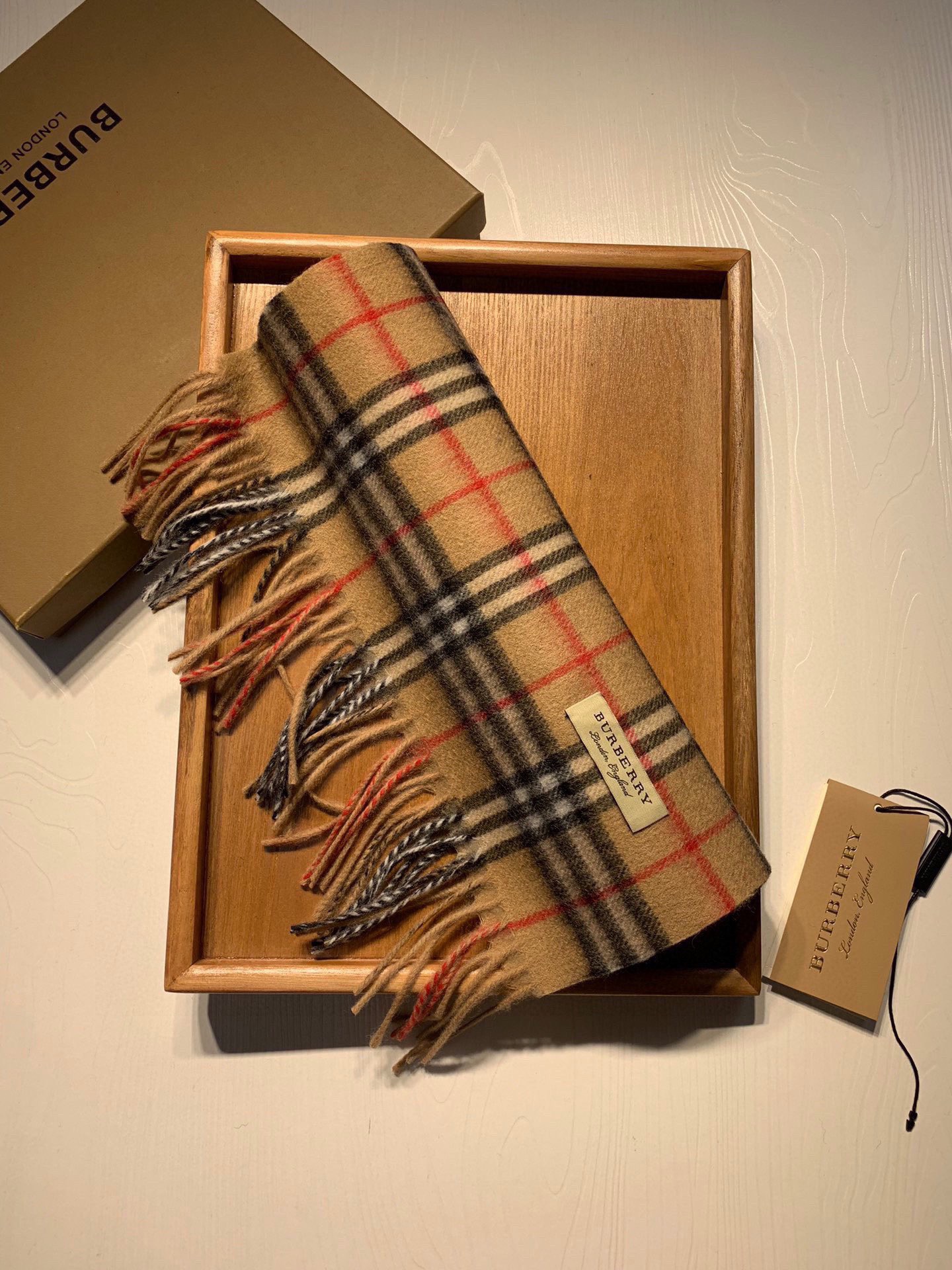 LV scarf