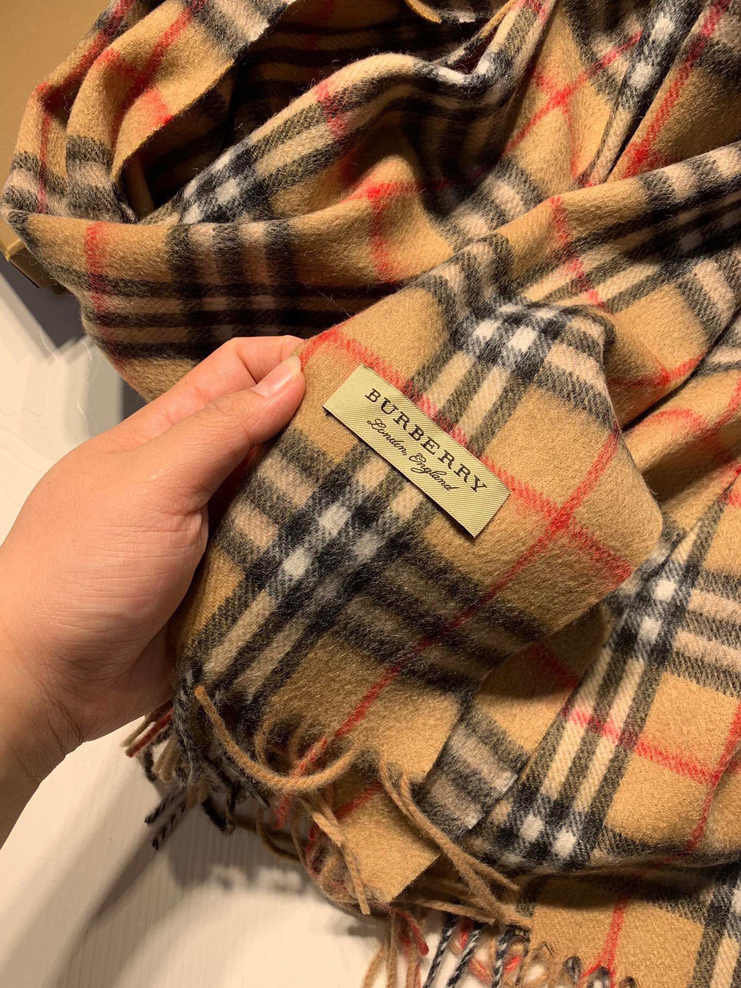 LV scarf