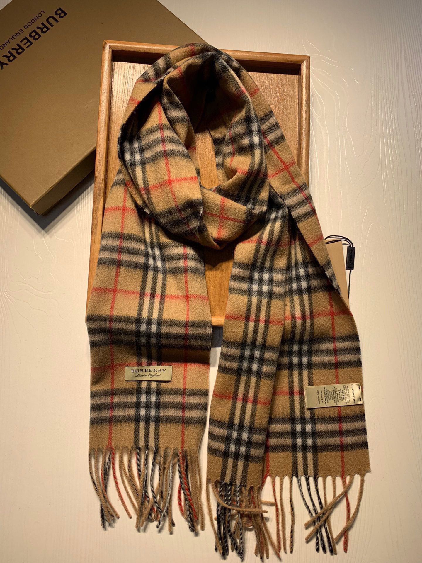 LV scarf