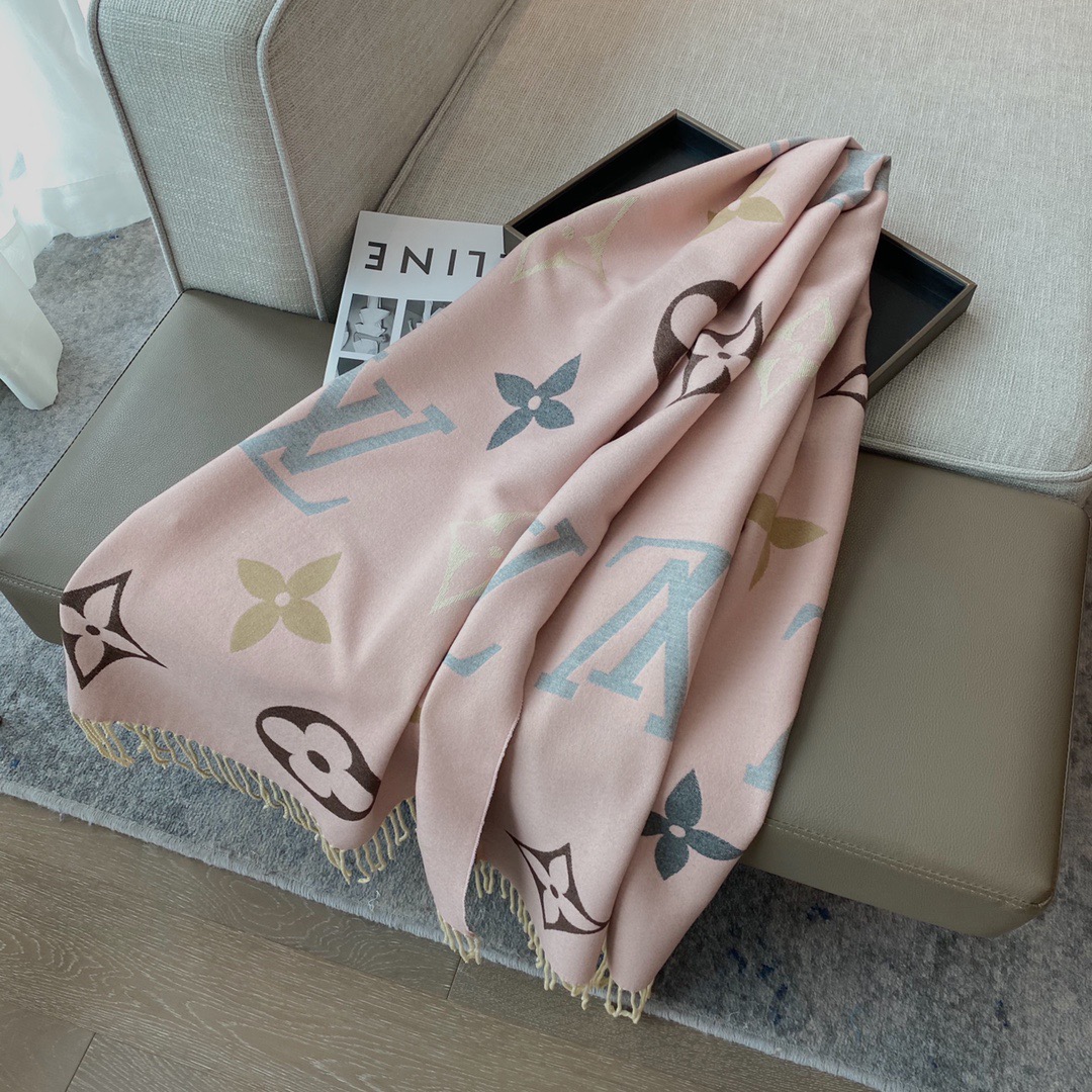 LV scarf