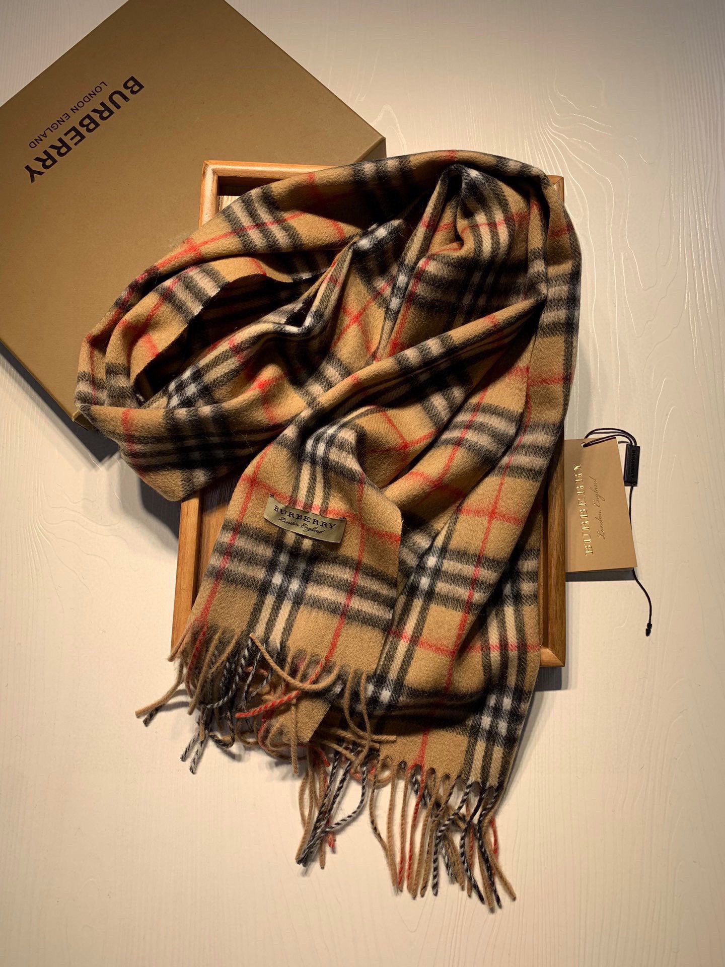 LV scarf