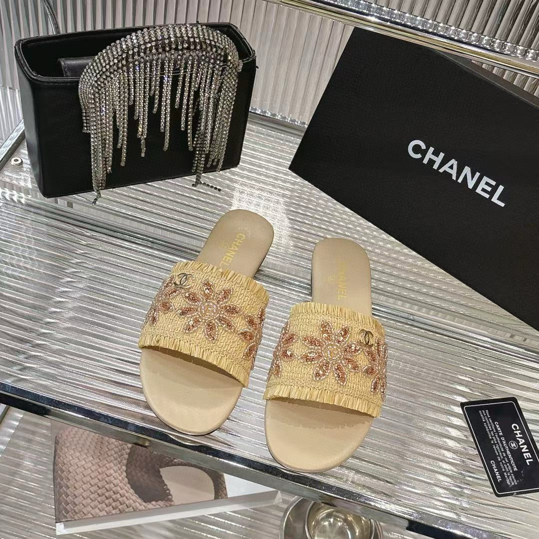 CHANEL Slippers